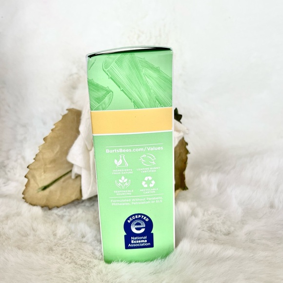 New with tags BURTS BEES CALMING SERUM with Aloe & Rice milk Sensitive Solutions - Picture 5 of 7